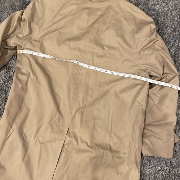 Men’s Burberry trench coat - Picture 10 of 10